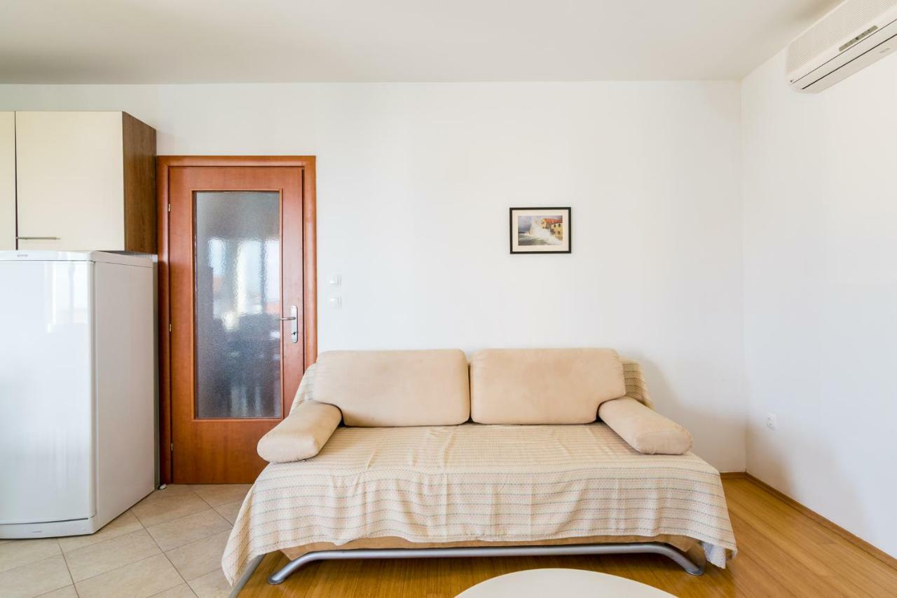 Apartman Emil Supetar Exterior foto