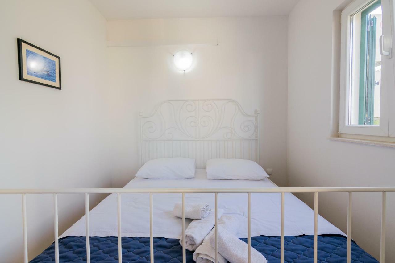 Apartman Emil Supetar Exterior foto