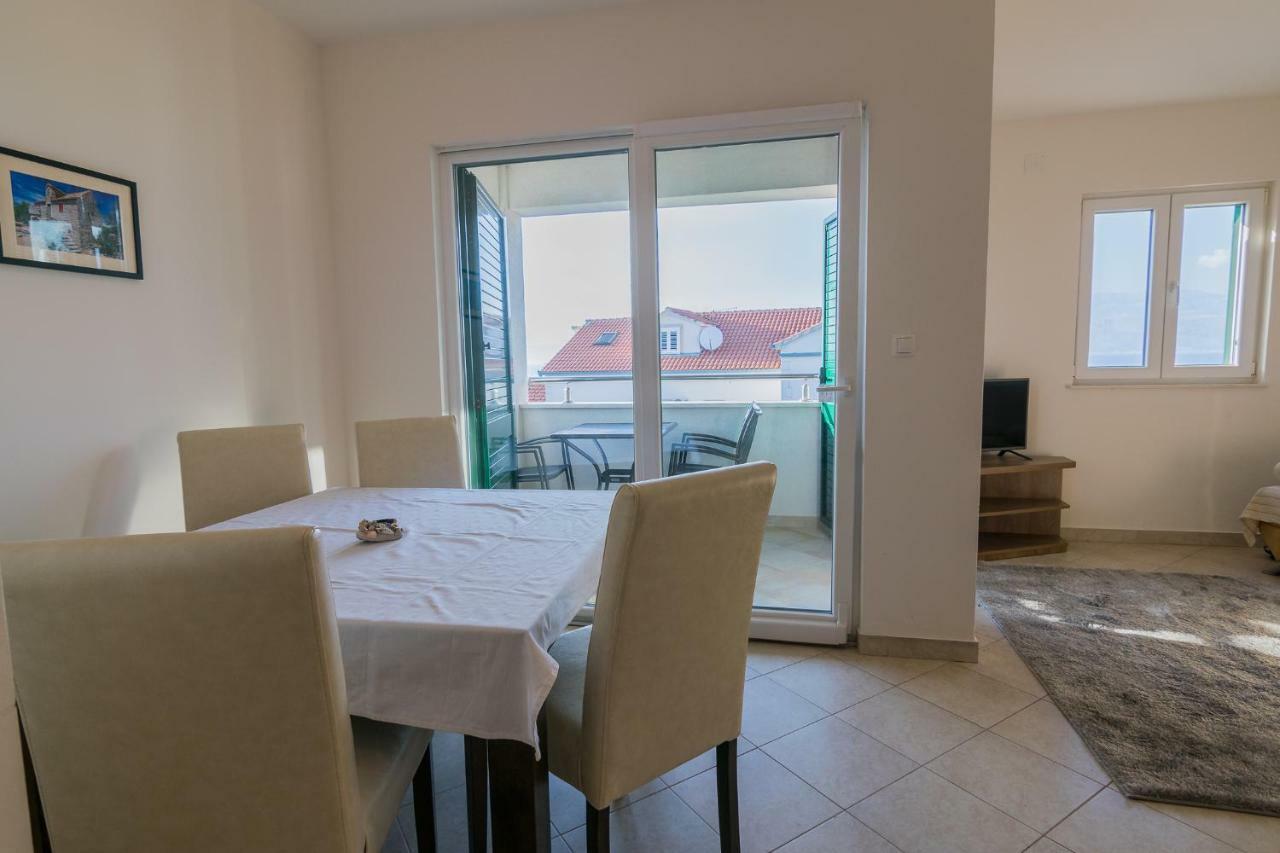 Apartman Emil Supetar Exterior foto